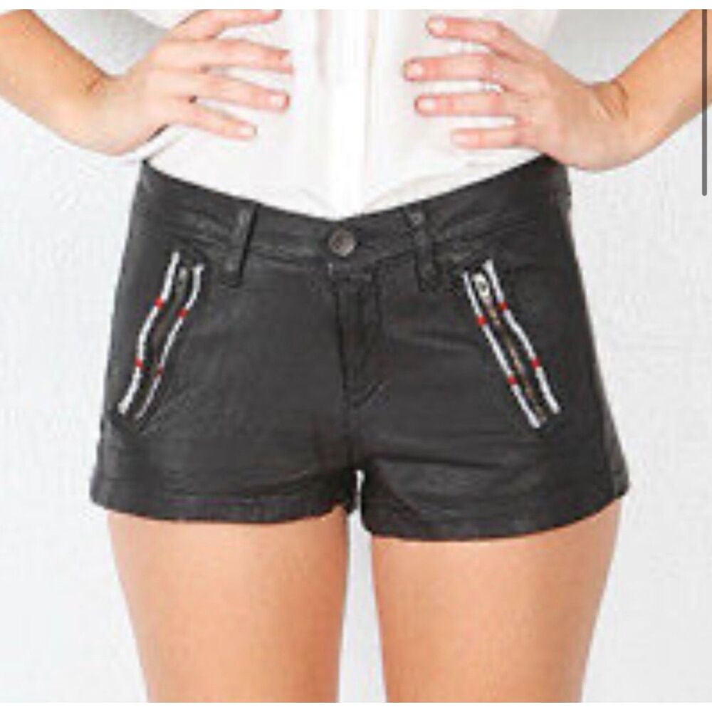 RAG & BONE LAKSHMI BLACK LAMBSKIN LEATHER SHORTS  XS RED DETAIL POCKET $440